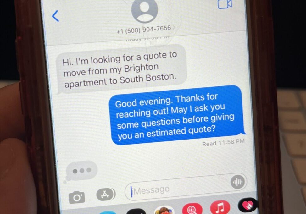 image of a message exchange between the moving company and a client